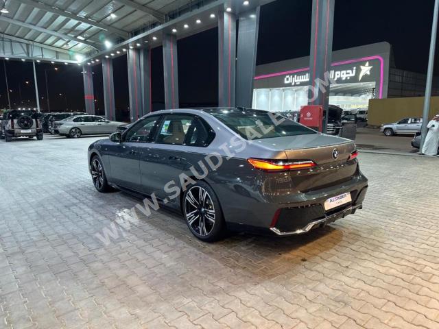 2024 بي ام دبليو الفئة السابعة 740أي