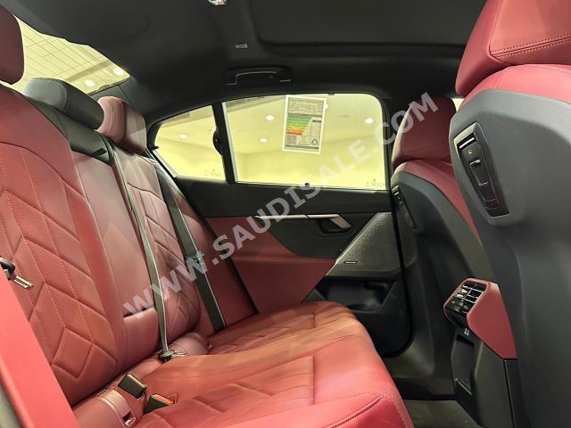 2024 بي ام دبليو الفئة الخامسة 520 أي