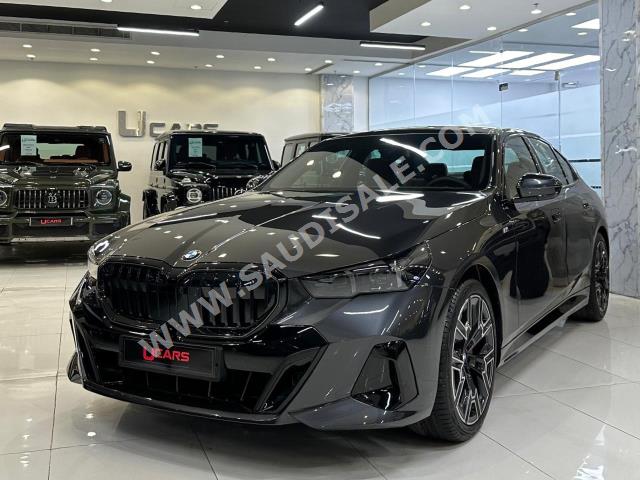 2024 بي ام دبليو الفئة الخامسة 520 أي