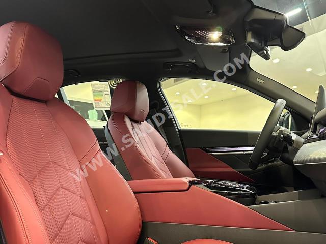 2024 بي ام دبليو الفئة الخامسة 520 أي