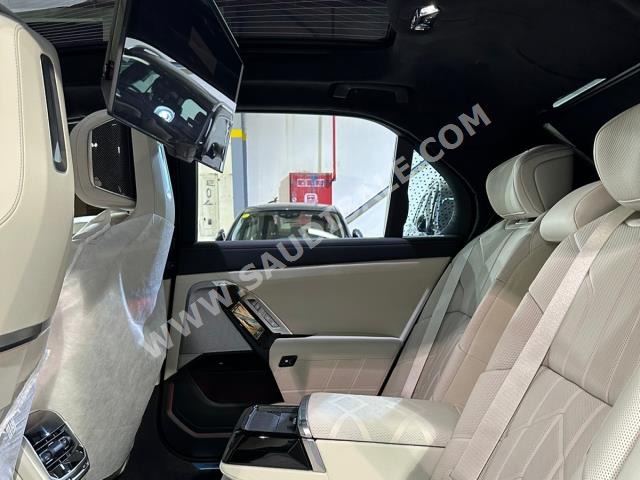 2023 بي ام دبليو الفئة السابعة 740 إل أي