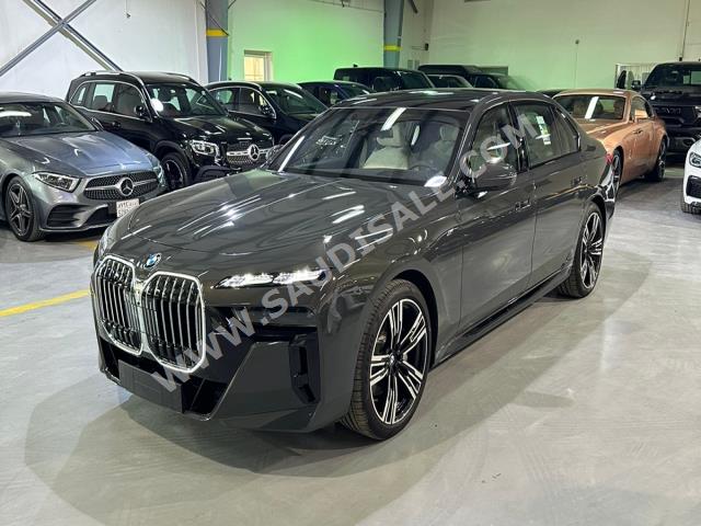 2023 بي ام دبليو الفئة السابعة 740 إل أي