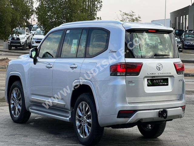 2022 تويوتا لاند كروزر جي اكس ار