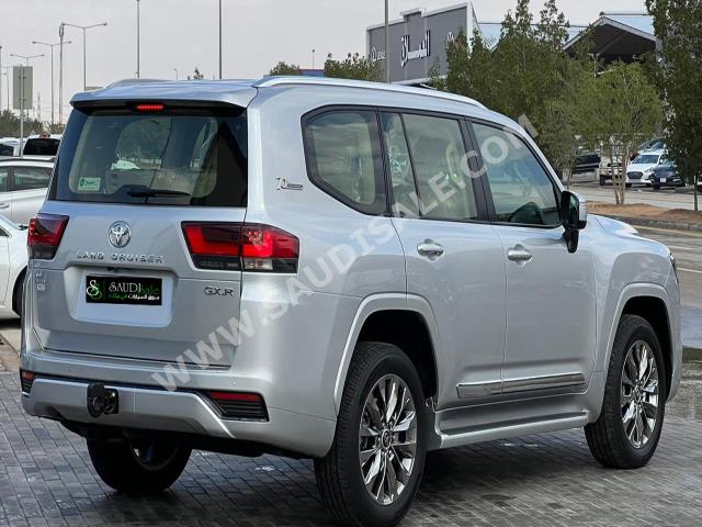 2022 تويوتا لاند كروزر جي اكس ار