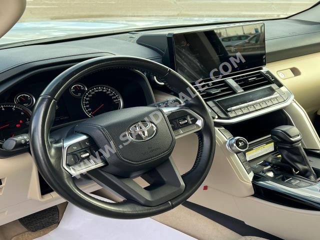 2022 تويوتا لاند كروزر جي اكس ار