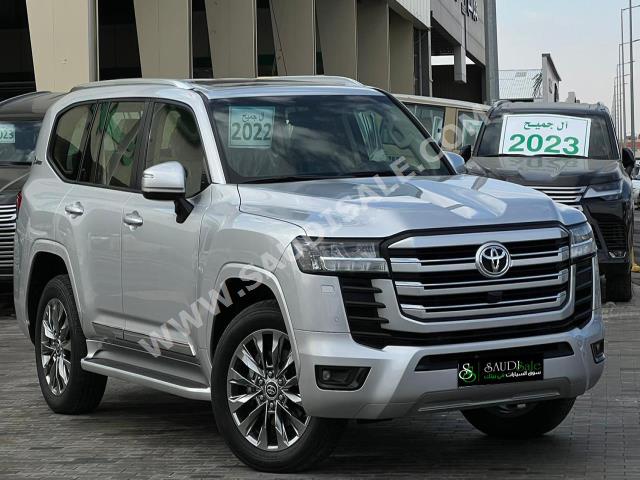 2022 تويوتا لاند كروزر جي اكس ار