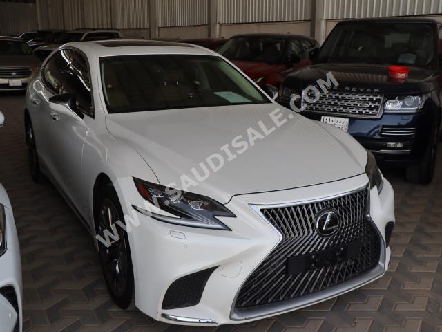 2020 لكزس إل إس 350