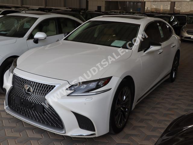 2020 لكزس إل إس 350