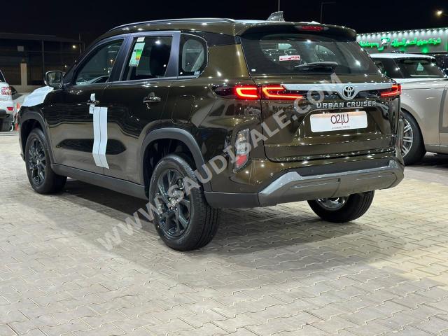 2023 تويوتا اوربان كروزر