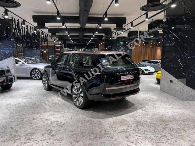 2024 لاند روفر رينج روفر اس في اوتوبيوغرافي