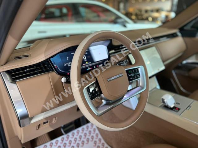 2024 لاند روفر رينج روفر اس في اوتوبيوغرافي