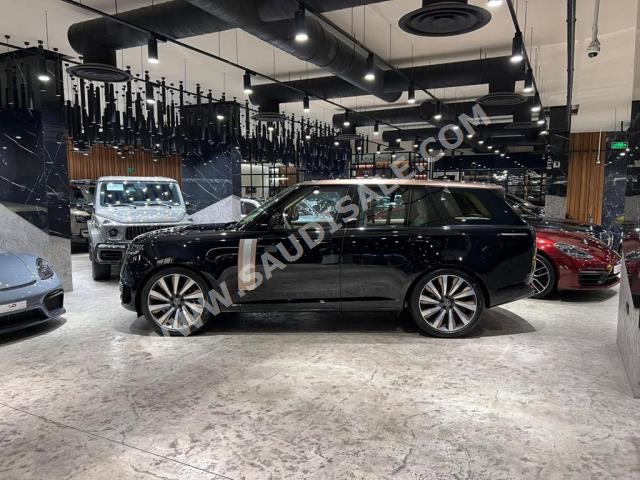 2024 لاند روفر رينج روفر اس في اوتوبيوغرافي