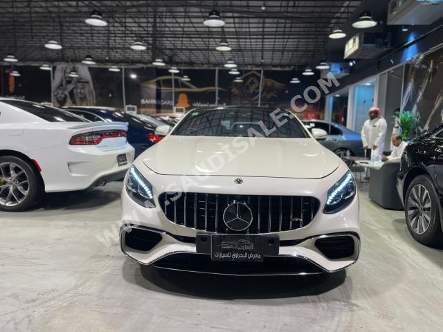 2015 مرسيدس - بنز إس 63 كوبيه