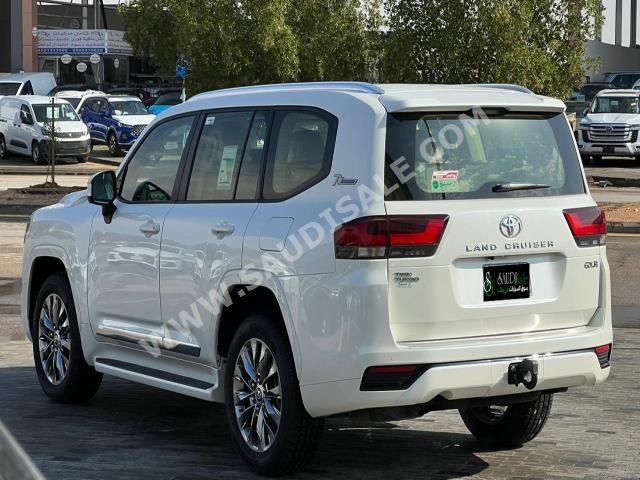 2022 تويوتا لاند كروزر جي اكس ار