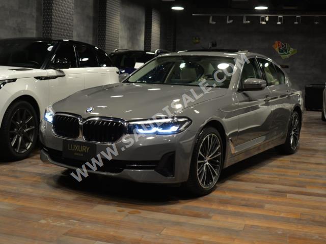 2022 بي ام دبليو الفئة الخامسة 520 أي