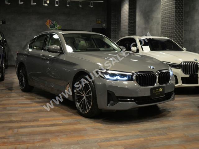 2022 بي ام دبليو الفئة الخامسة 520 أي