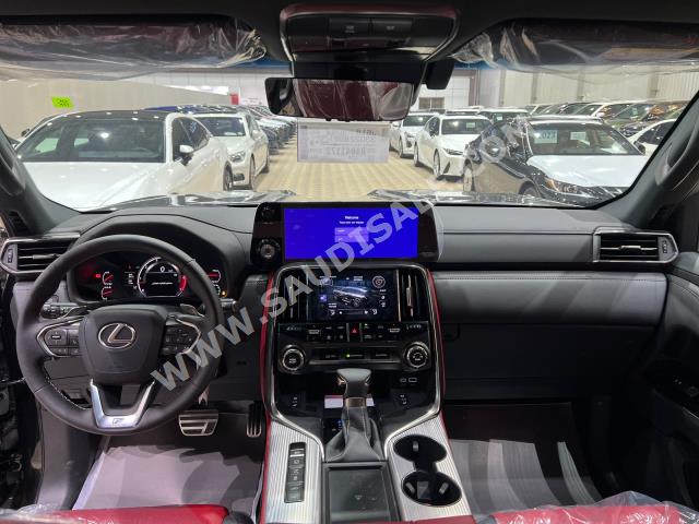 2024 لكزس إل إكس 600 إف