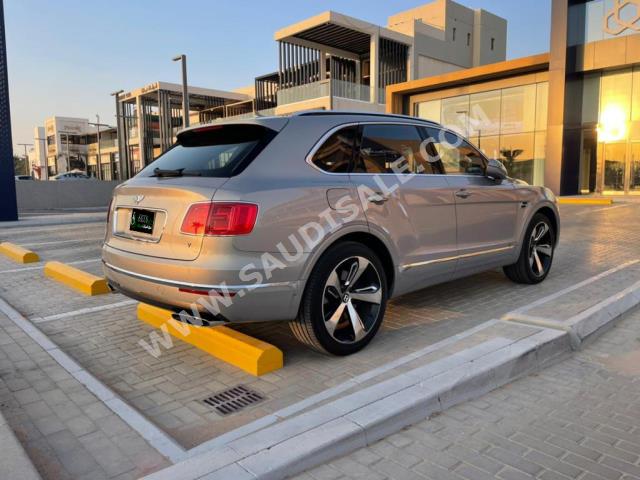 2017 بنتلي بنتايجا الاصدار الاول