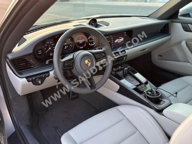 2023 بورش 911 كاريرا اس