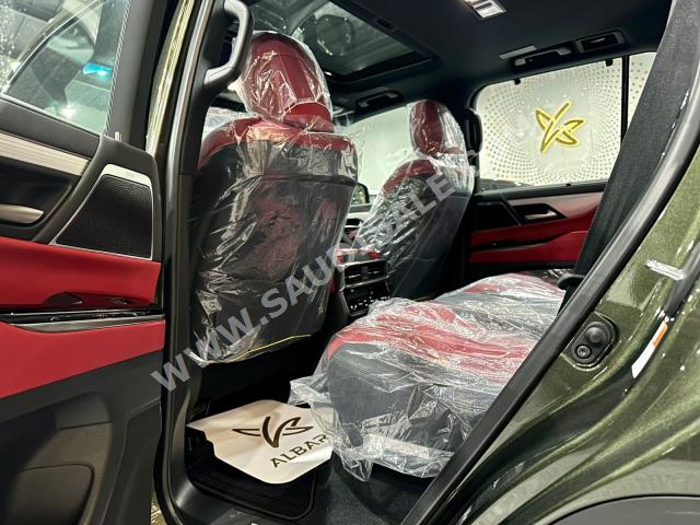 2023 لكزس إل إكس 600