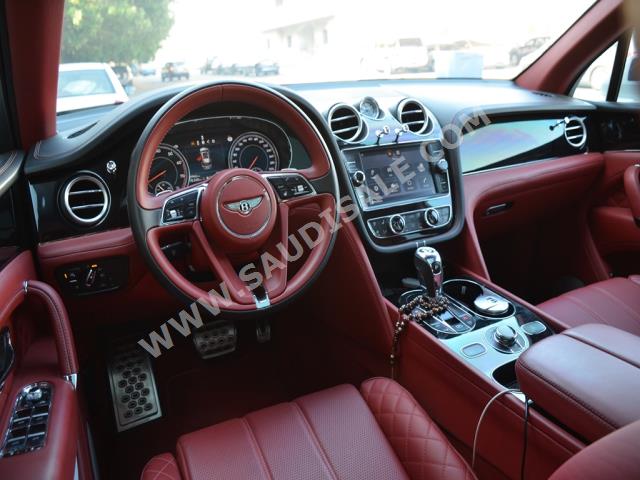 2018 بنتلي بنتايجا