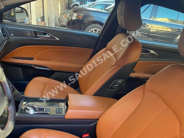 2021 فورد توروس تايتينيوم