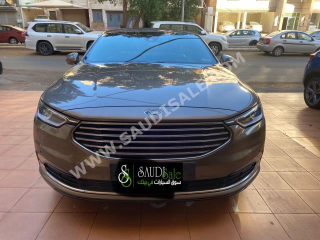 2021 فورد توروس تايتينيوم