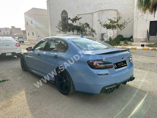 2013 بي ام دبليو الفئة ام إم 5