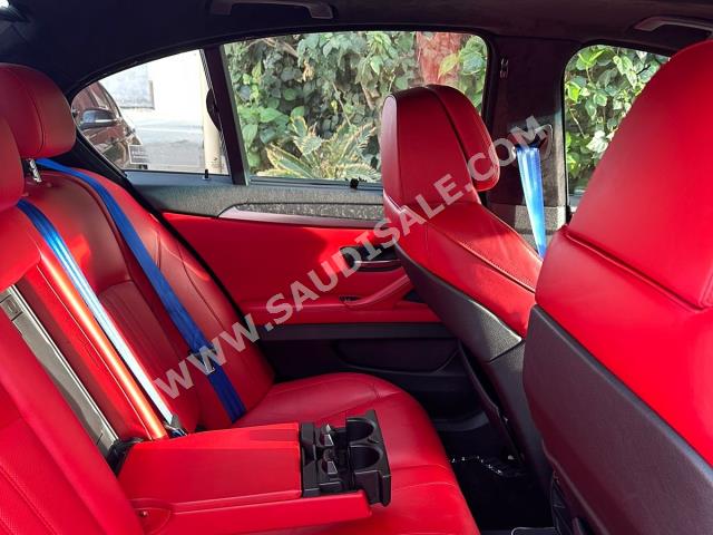 2013 بي ام دبليو الفئة ام إم 5