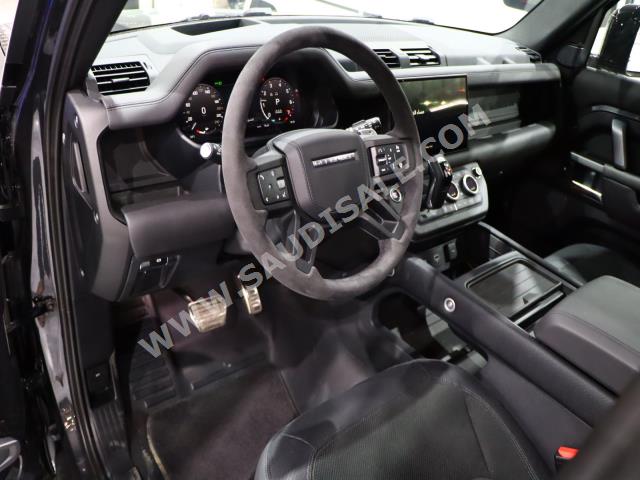 2022 لاند روفر ديفيندر