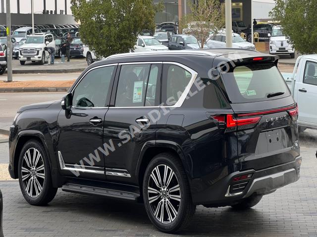 2023 لكزس إل إكس 600