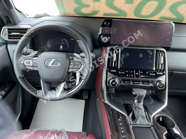 2023 لكزس إل إكس 600