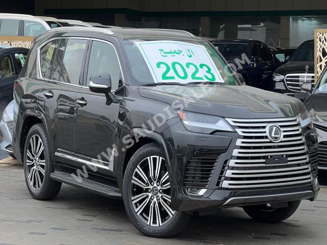 2023 لكزس إل إكس 600