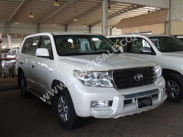 2011 Toyota Land Cruiser GXR