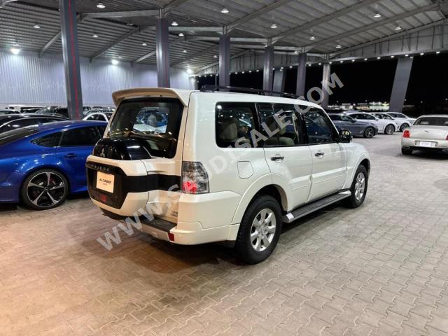 2016 متسوبيشي باجيرو