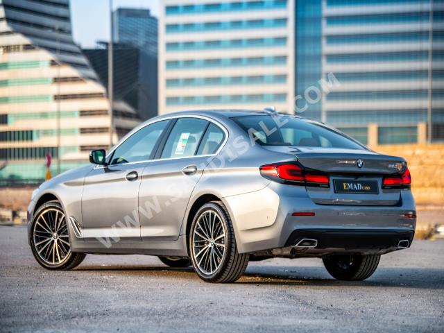 2022 BMW 5 Series 520i