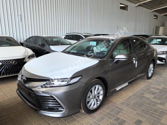 2024 تويوتا كامري جي ال اي