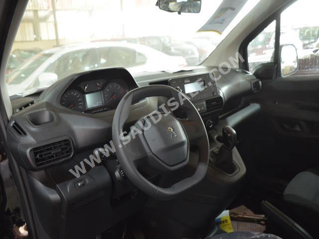 2022 بيجو ريفتر