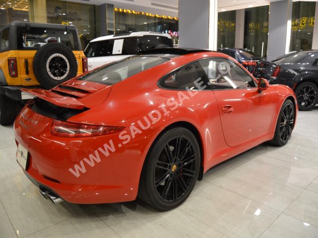 2015 بورش 911 كاريرا