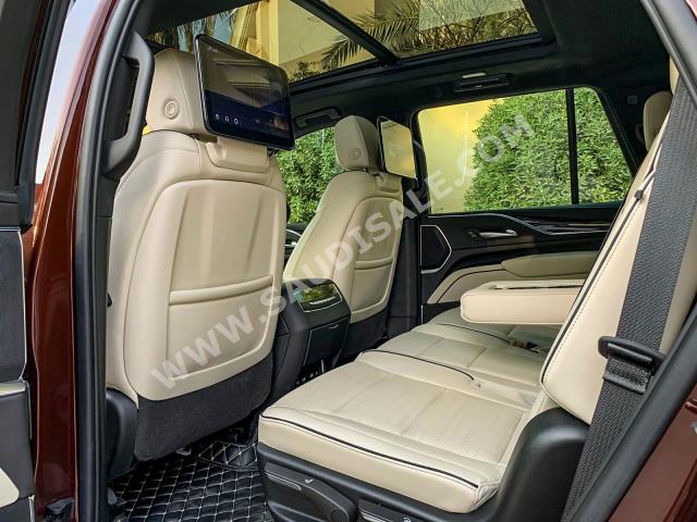 2022 كاديلاك اسكاليد بلاتينيوم