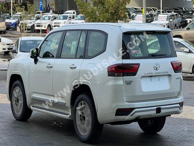 2023 تويوتا لاند كروزر جي اكس ار