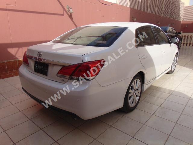 2012 Toyota Avalon XL