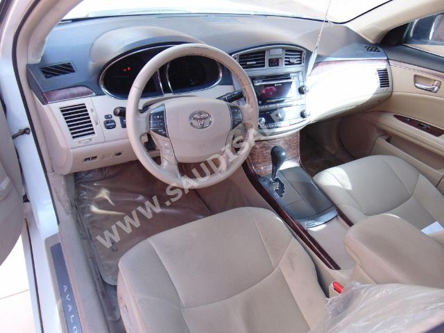 2012 Toyota Avalon XL
