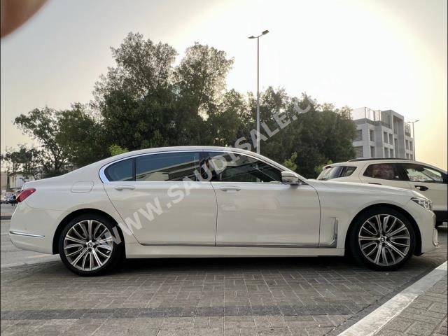 2020 بي ام دبليو الفئة السابعة 740 إل أي