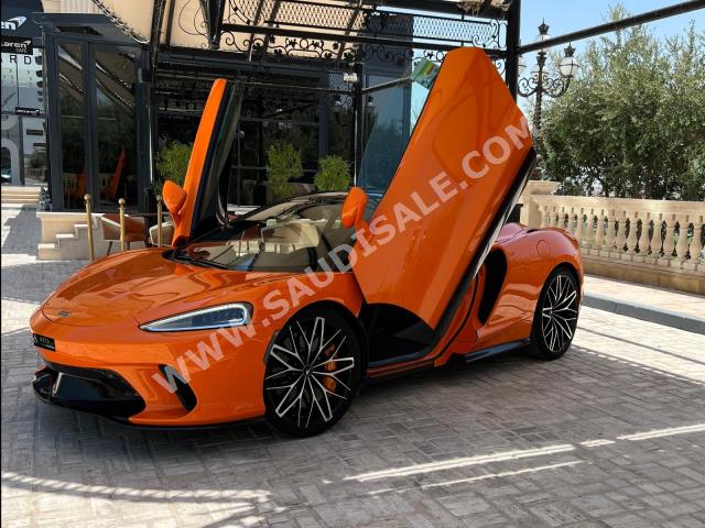 2022 McLaren GT
