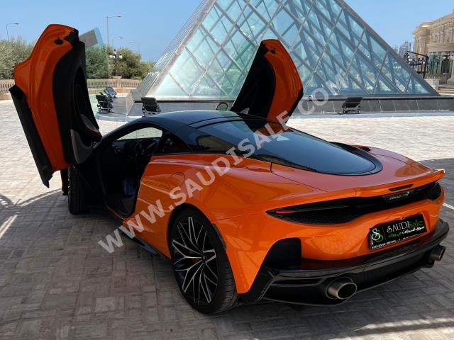 2022 McLaren GT