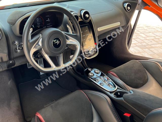 2022 McLaren GT