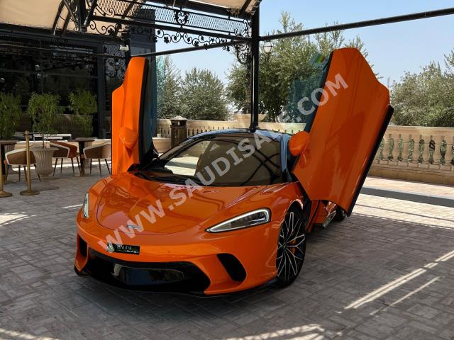 2022 McLaren GT