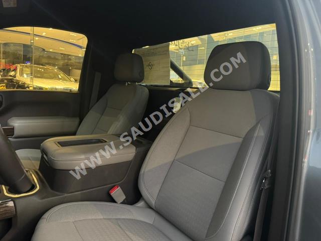 2021 جي ام سي سييرا اليفيشن