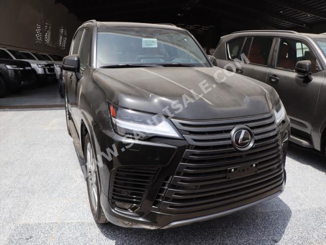 2022 لكزس إل إكس 600